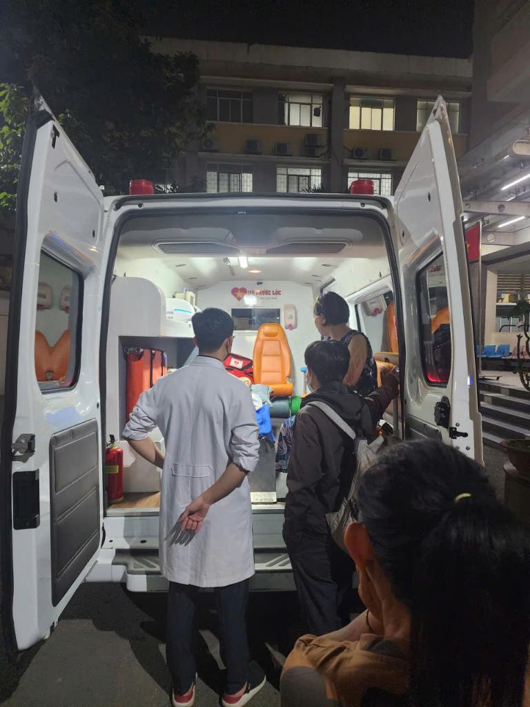 Dịch vụ đưa người đi khám bệnh là gì và ai cần sử dụng