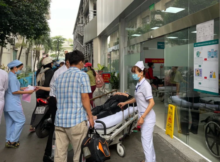 xe cấp cứu huyện Bến Lức