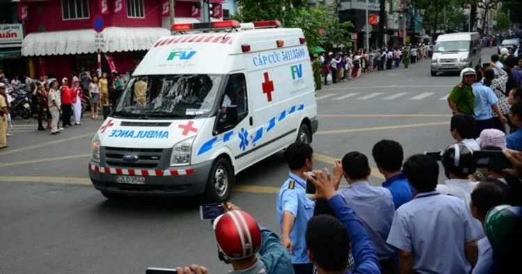 xe cứu thương Hóc Môn