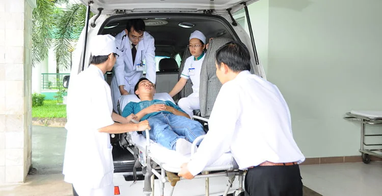 xe cứu thương Hóc Môn