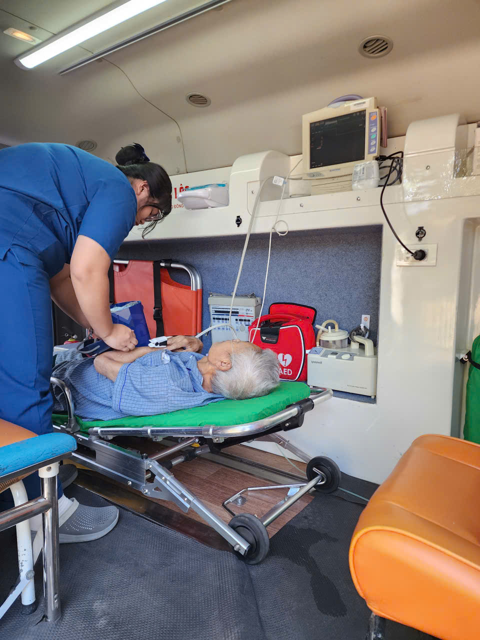 gọi xe cấp cứu đưa rước tái khám vào Bệnh viện Nhi Đồng Cần Thơ